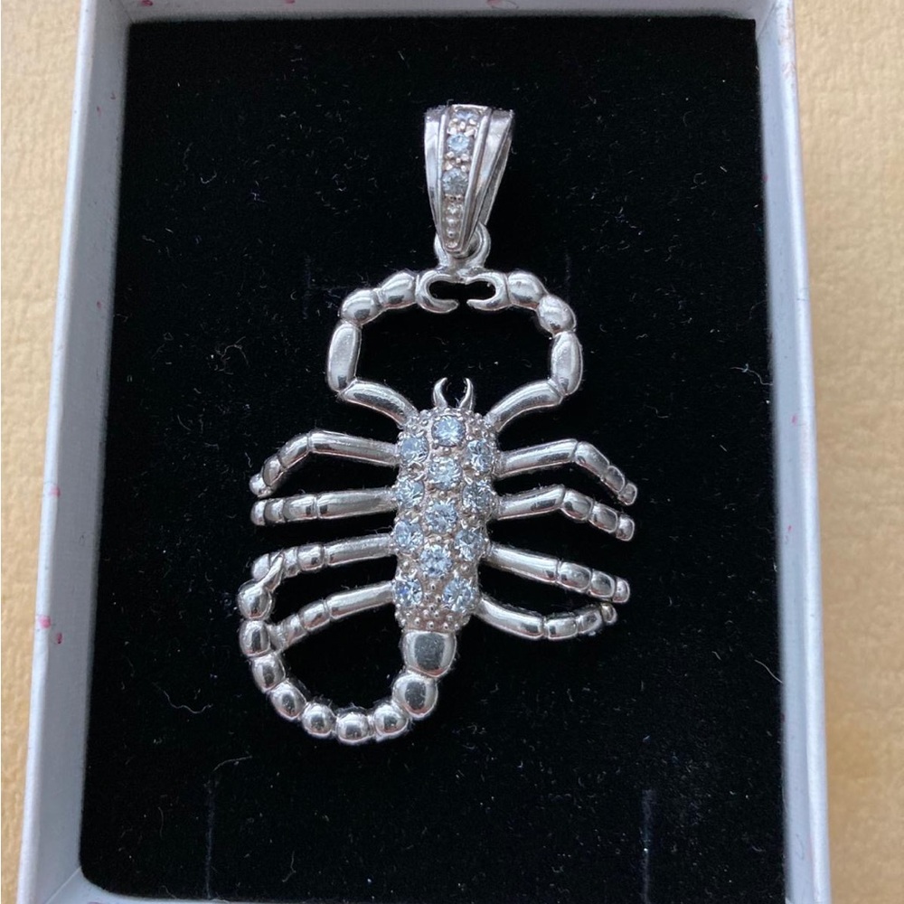 Precious Unique Antique 925 Silver with Zirconia Stones Scorpion Brooch pendant